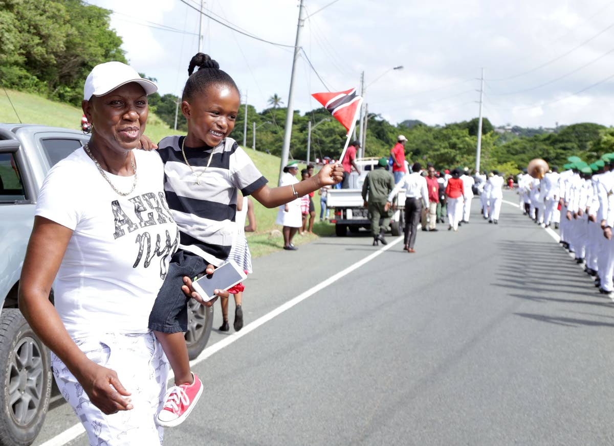 File photo: Onlookers flocked to the side of the Claude Noel Highway to take in the Independence Day parade last Thursday, August 31, as Trinidad and Tobago celebrated its 55th anniversary of independence.