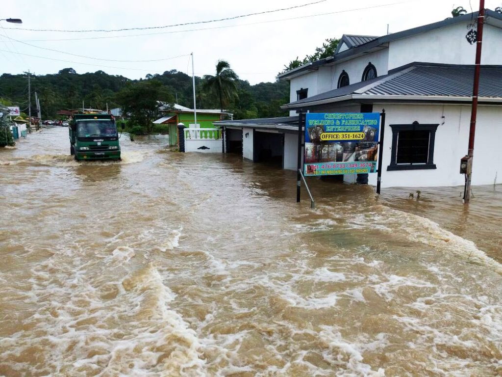 The Mafeking Main Road completely flooded on the weekend.