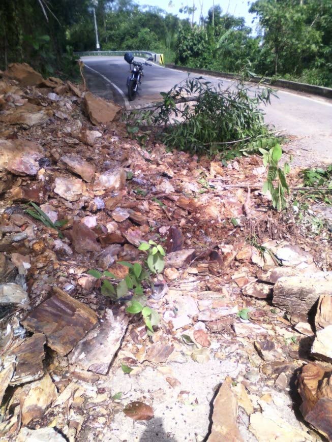A landslide which occurred yesterday along the 21 to 22 mile mark, at Spring Bridge, Blanchisseuse Road.