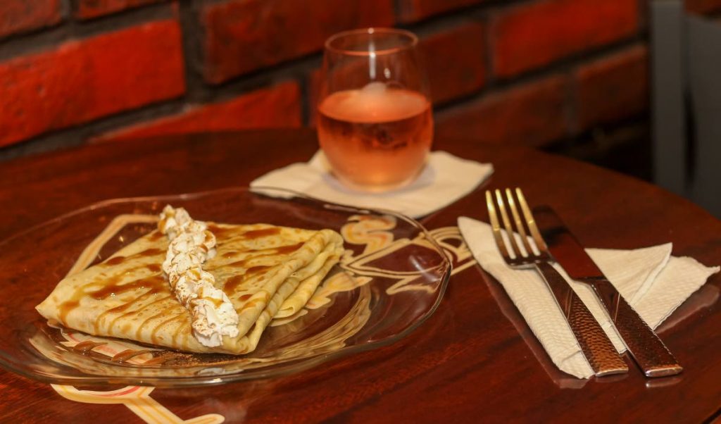 Spiked Cafe's Cinnamon Spiked Crepe paired with Pink Moscato.