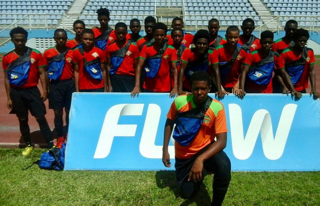 CHAMPS: San Juan Jabloteh’s Under-16 footballers pose after wrapping up the Flow Youth Pro League 
Under-16 title on Sunday.