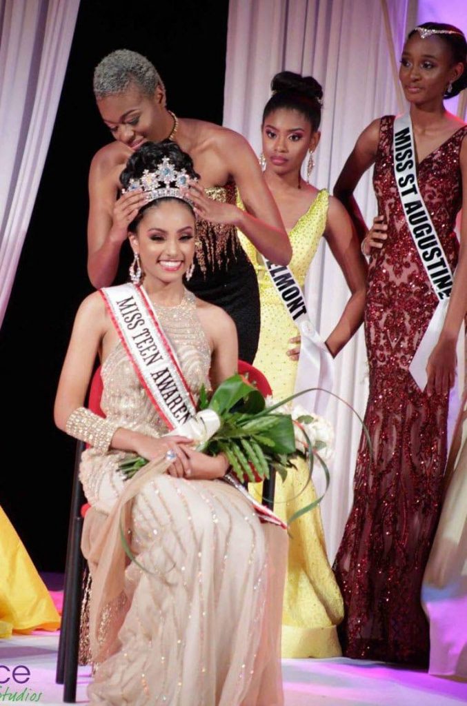 Chelsea Dookhie being crowned as Miss Teen Awareness on November 11 at Central Bank Auditorium, Port of Spain.