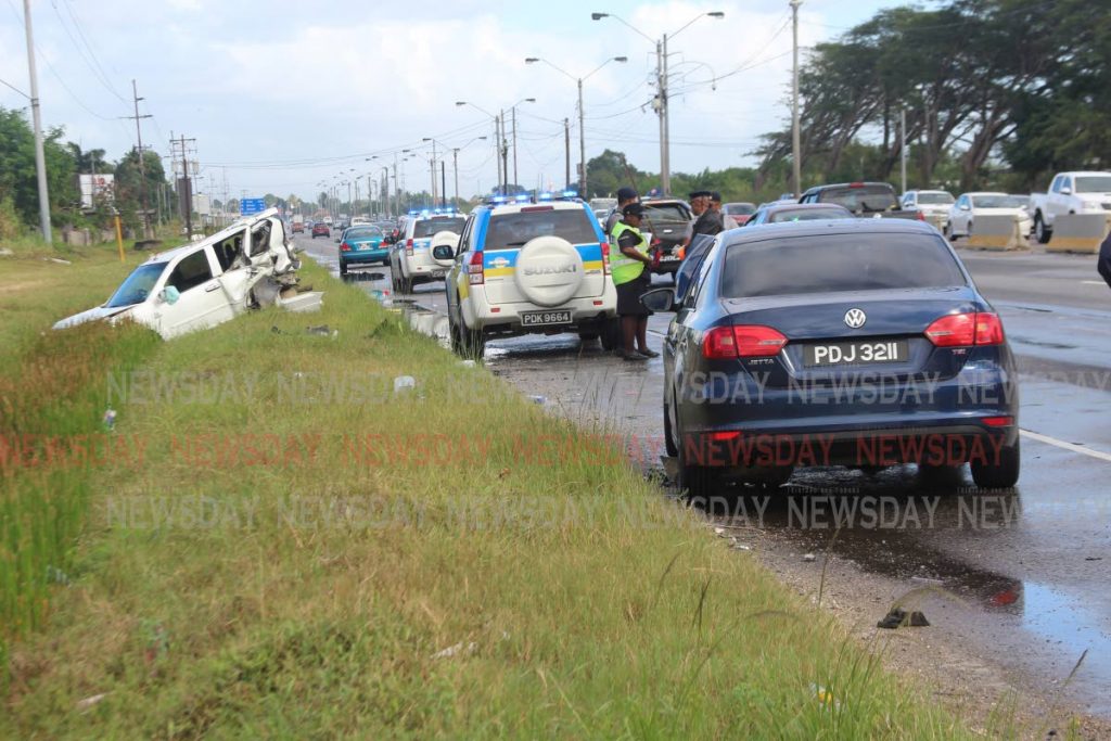 Accident involving two vehicles on Beetham  the  Highway yesterday .. no fatalities were reported .
Photo by Enrique Assoon .