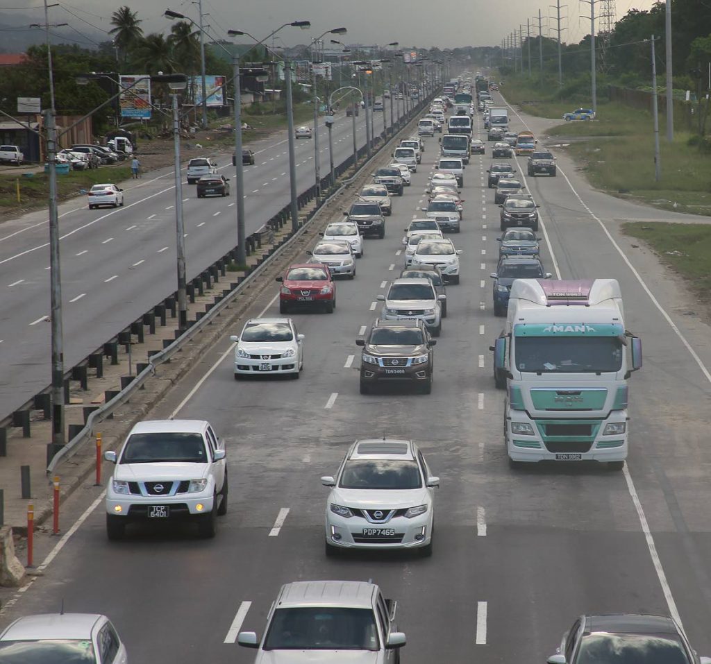 Drivers head into Port of Spain on the Beetham Highway. Arrive Alive is proposing the introduction of a ratings programme to promote road safety. FILE PHOTO