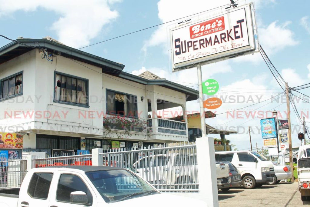 Business place Bone's Price Cutters Supermaket where a bandit was killed early this morning in an attempted robbery. Photo by Chequana Wheeler