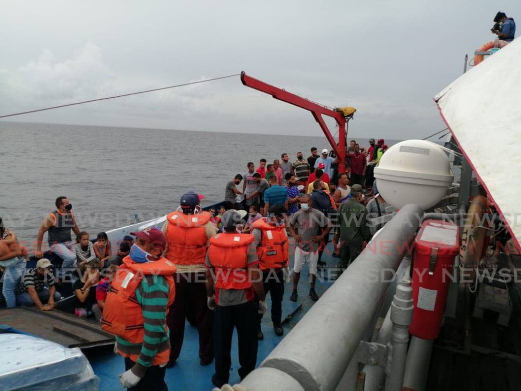 A Lacourt company ship took Venezuelans back to their country on Tuesday - Grevic Alvarado