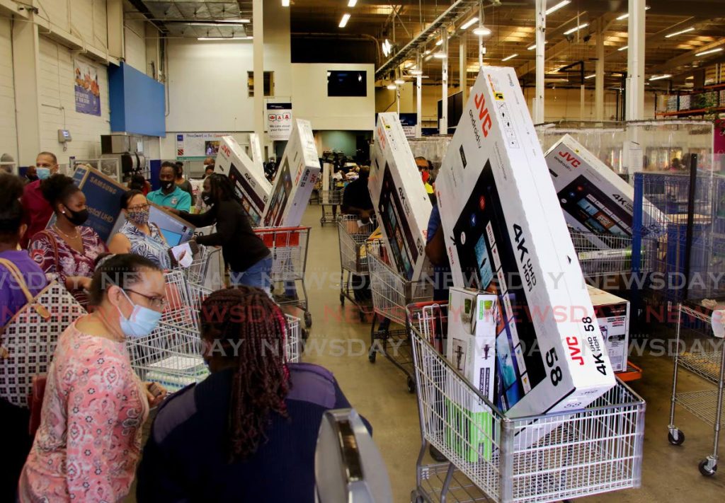 Smart TVs sold like hot bread during the Black Friday sale at PriceSmart, MovieTowne, Port of Spain. PHOTO BY SUREASH CHOLAI - 