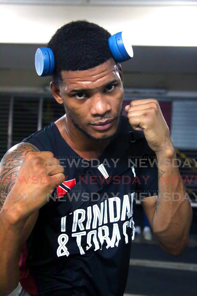 Boxer Michael Alexander - 