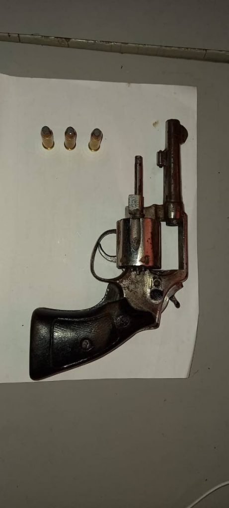 A revolver and three rounds of ammunition were found and seized by members of the North Eastern Division Task Force on Monday afternoon. 

PHOTO COURTESY TTPS - PHOTO COURTESY TTPS