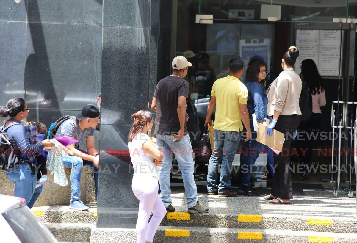 Venezolanos obtienen extensión de permiso de trabajo por un año
