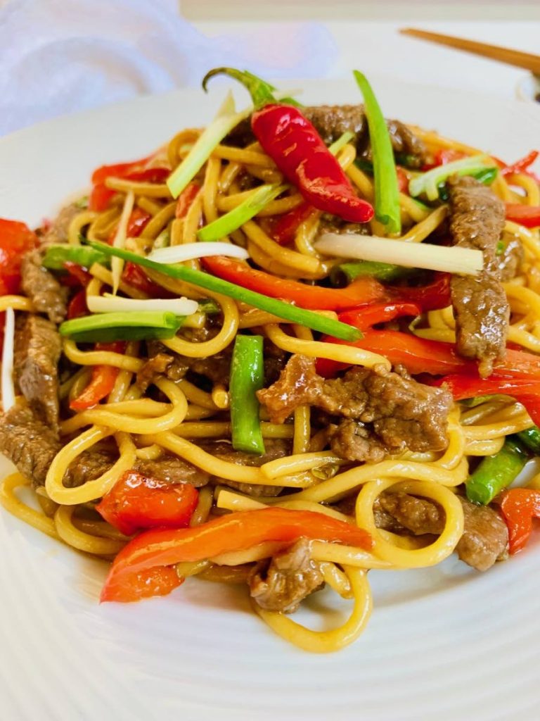 Beef lo mein - Wendy Rahamut