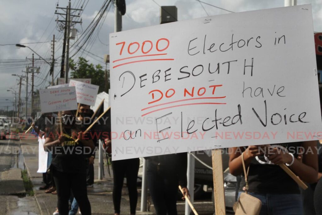 Debe South residents protest outside the Penal/Debe Regional Corporation on January 19. - Marvin Hamilton
