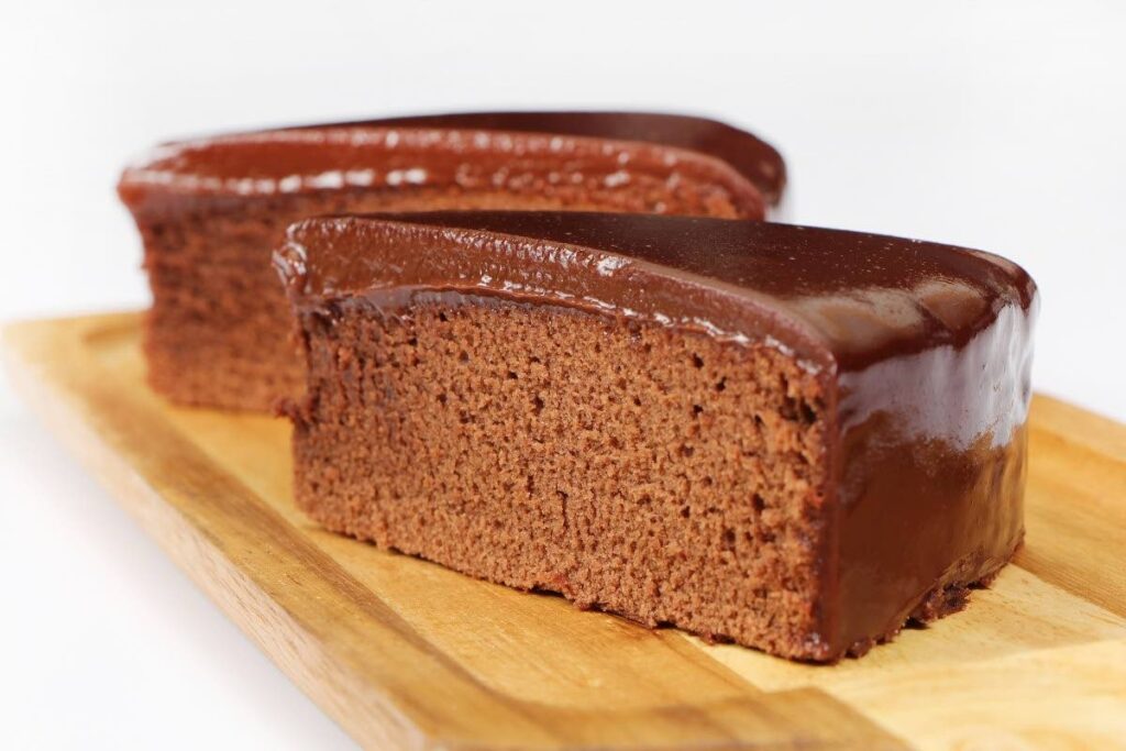Flourless chocolate cake with chocolate ganache - 