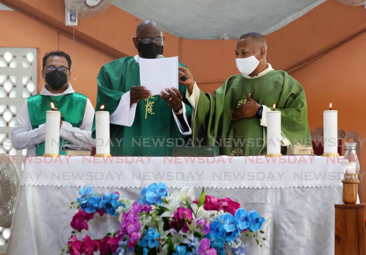 Deacon Holdip to parishioners at first service: ‘Follow God’s word ...