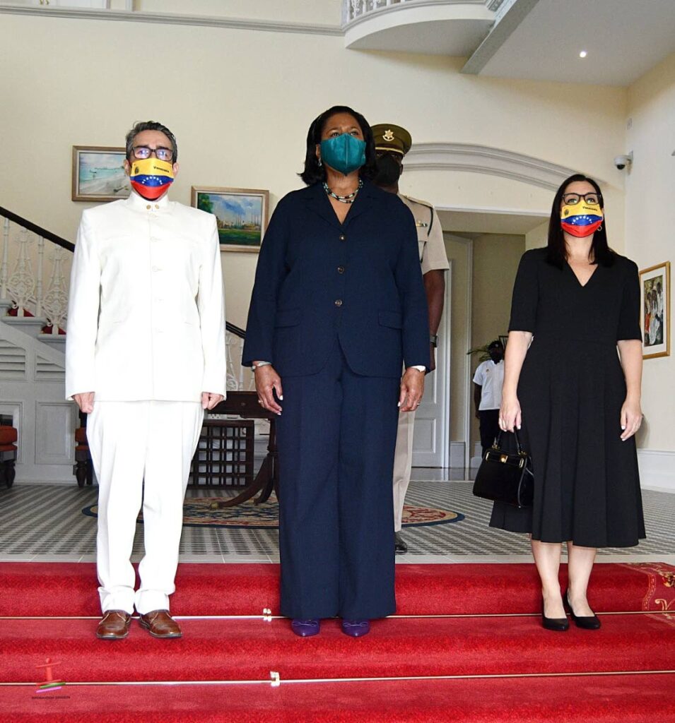 The new Venezuelan ambassador to TT Alvaro Sánchez Cordero visited President Paula-Mae Weekes accompanied by his wife, Mónica Rey Jiménez. - 