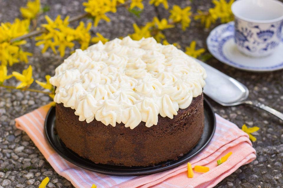 Chocolate and spice Guinness cake - 