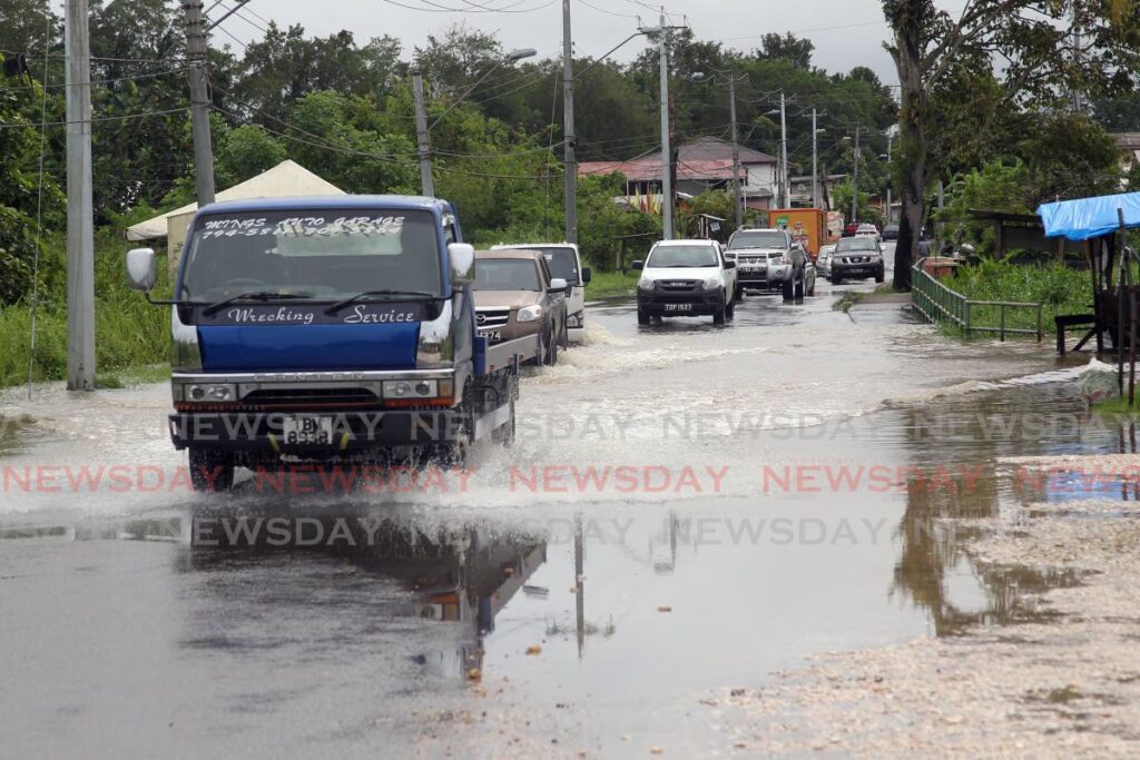 Flooding along Penal Rock Road on Friday due to several days of heavy rainfall.  Photo by Lincoln Holder