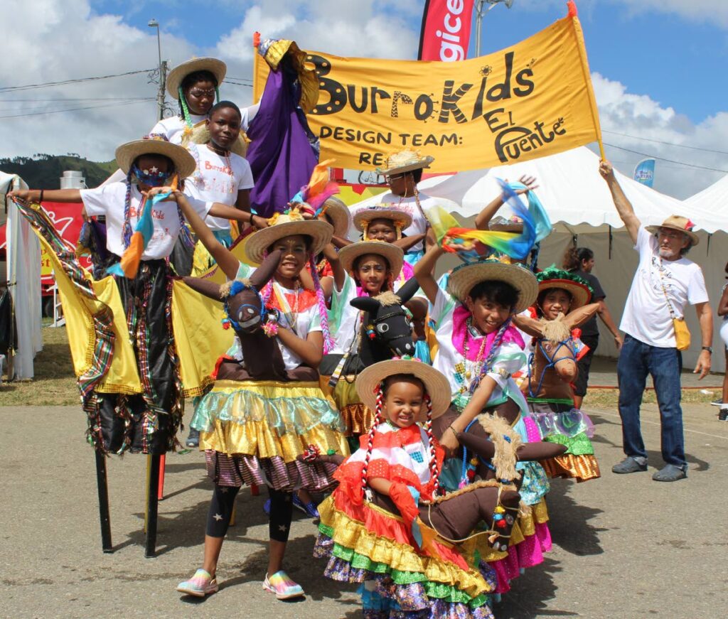 The Moko Jumbie and the burrokids united to participate in the carnivals 2023 - Grevic Alvarado