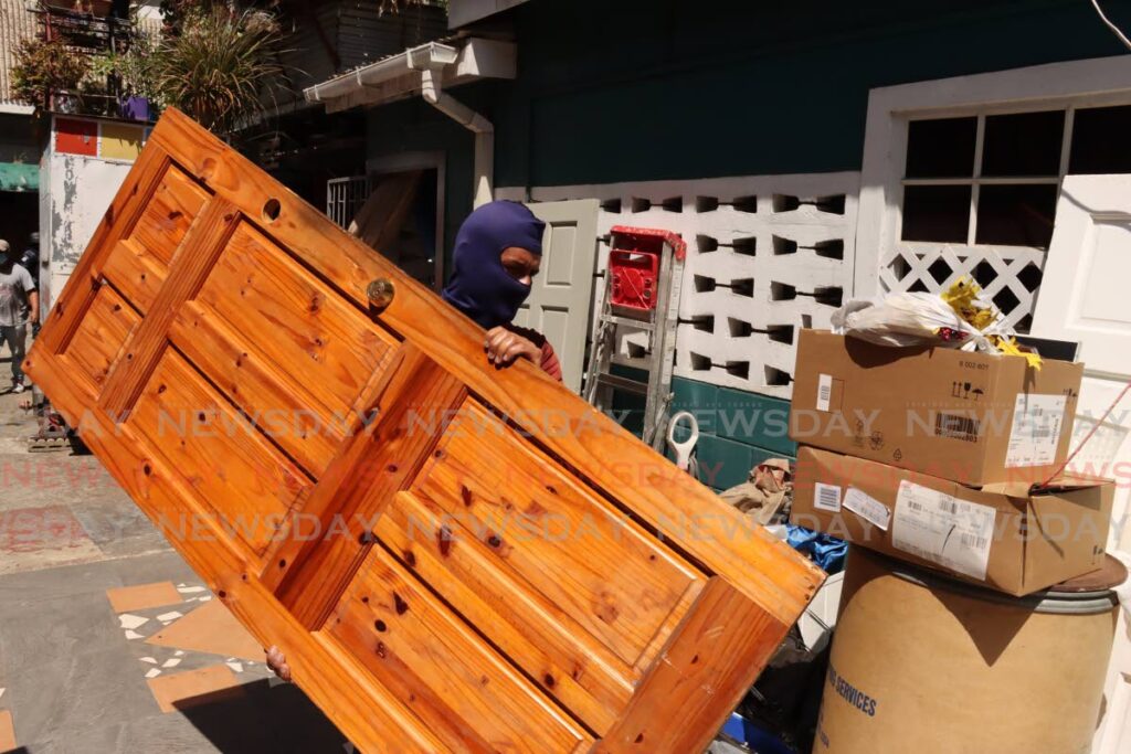 La policía llama como HDC demolió apartamentos en Puerto España