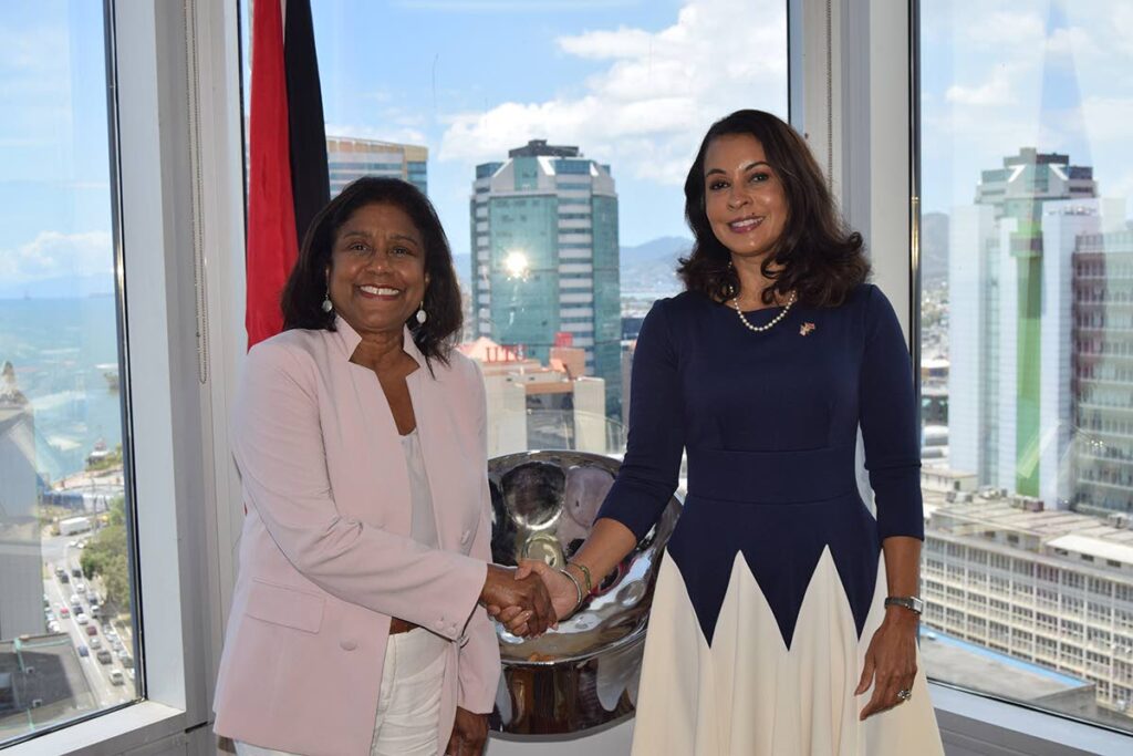 COURTESY CALL: Trade and Industry Minister Paula Gopee-Scoon receives US Ambassador Candace A. Bond, right, during a courtesy call on the minister. PHOTO COURTESY TRADE AND INDUSTRY MINISTRY

  - Min of Trade and Industry