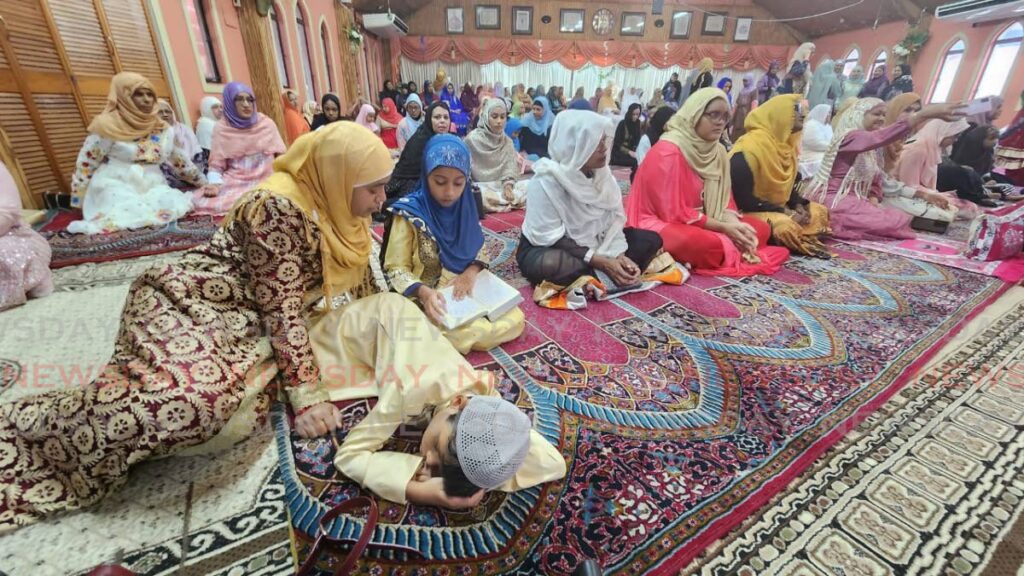 Women and children gathered at the Jama Masjid in San Fernando to celebrate Eid-ul-Fitr. - File photo
