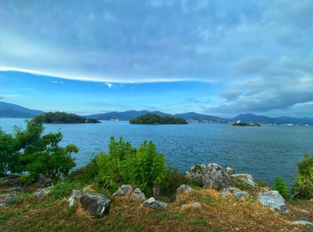 View of Lenagan, Caledonia (with Craig in front) and Pelican Islands from left to right.