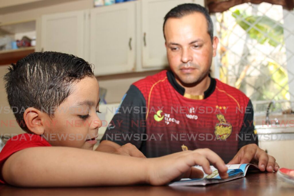 Day by day Jesus Thomas and Ruscelis Galindo, two Venezuelan migrants, homeschool their five-year-old son Cesar - Grevic Alvarado