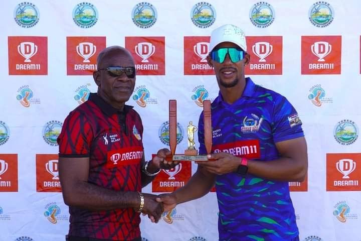 Store Bay Snorkelers batsman and former Windies star Lendl Simmons receives his Man-of-the-Match award following his team’s win over No Man’s Land Explorers in the Dream 11 Bago T10 Blast in Shaw Park, Tobago on March 26. - Photo courtesy Tobago Cricket Association