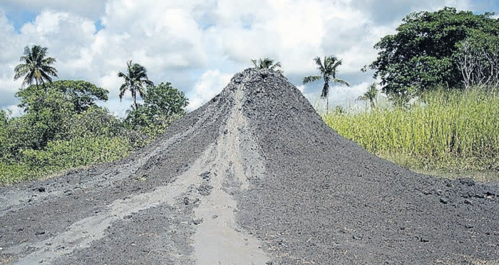 Cone with mud running out from the top in 2007. Photo courtesy GSTT
