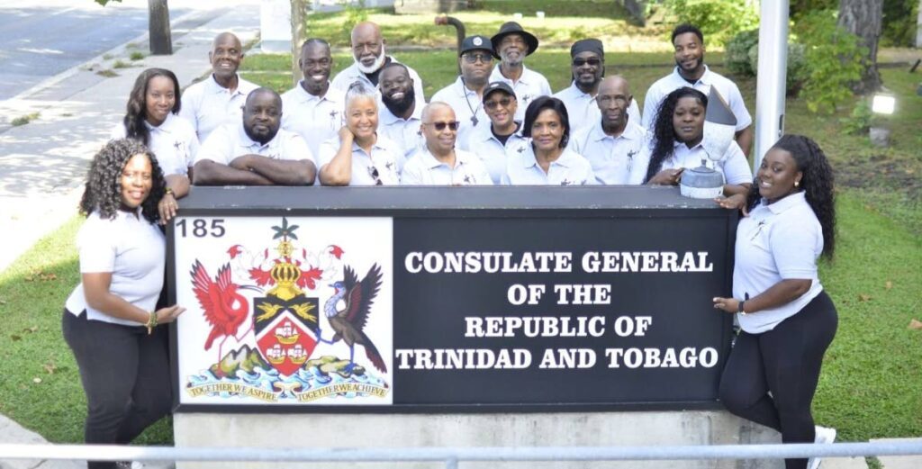 The cast and crew of Tobago Drama Guild's production Belle Fanto at the TT Consulate in Toronto, Canada.
Photo courtesy Curtis Bachan - 