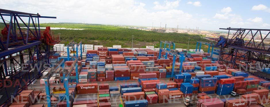 Stacked containers at Plipdeco.
Photo courtesy Plipdeco - 