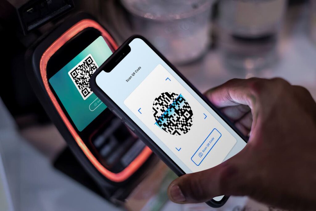 Contactless and cashless payment through QR code and mobile banking. Photo courtesy freepik. - 