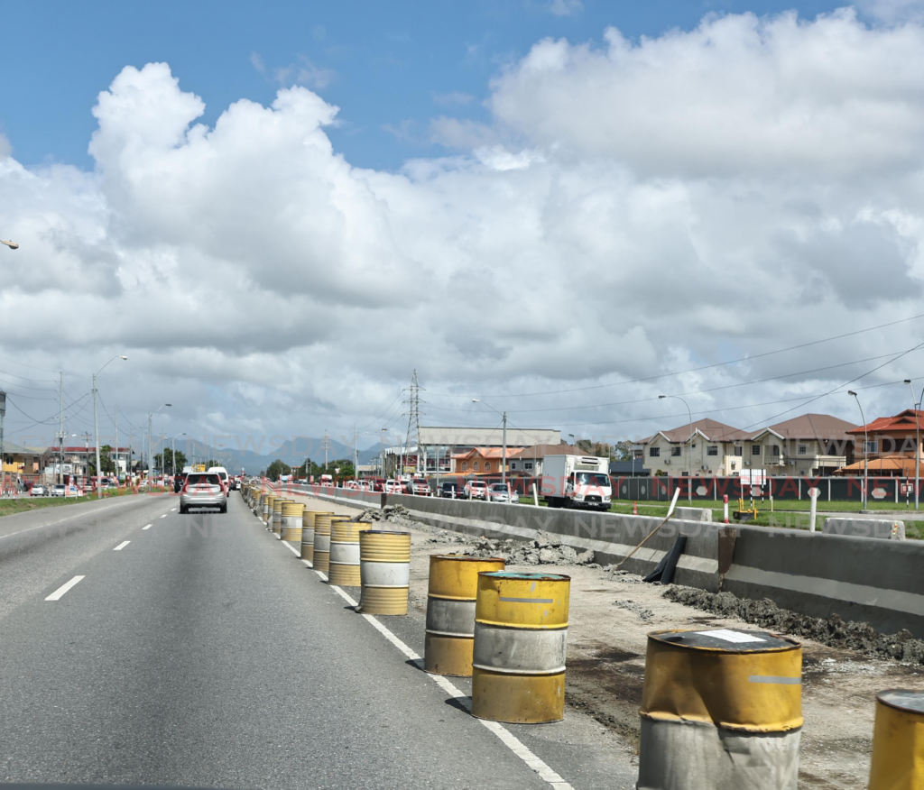 Road works being done along the Solomon Hochoy Highway Chaguanas. - Photo by Lincoln Holder